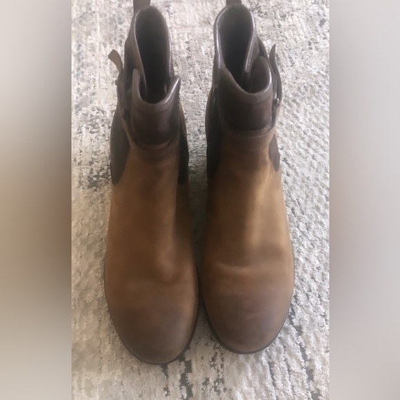 UGG Australia EMALIE Leather Wedge Ankle Bootie Waterproof- Size 10 - Picture 2 of 9